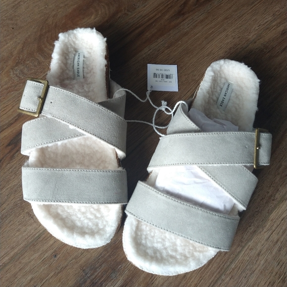 American Eagle Fuzzy Sandals - Picture 1 of 4